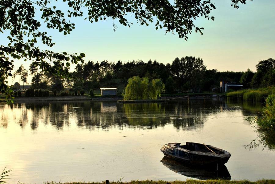 فيلا Agrowczasy Nad Stawem Gartatowice المظهر الخارجي الصورة
