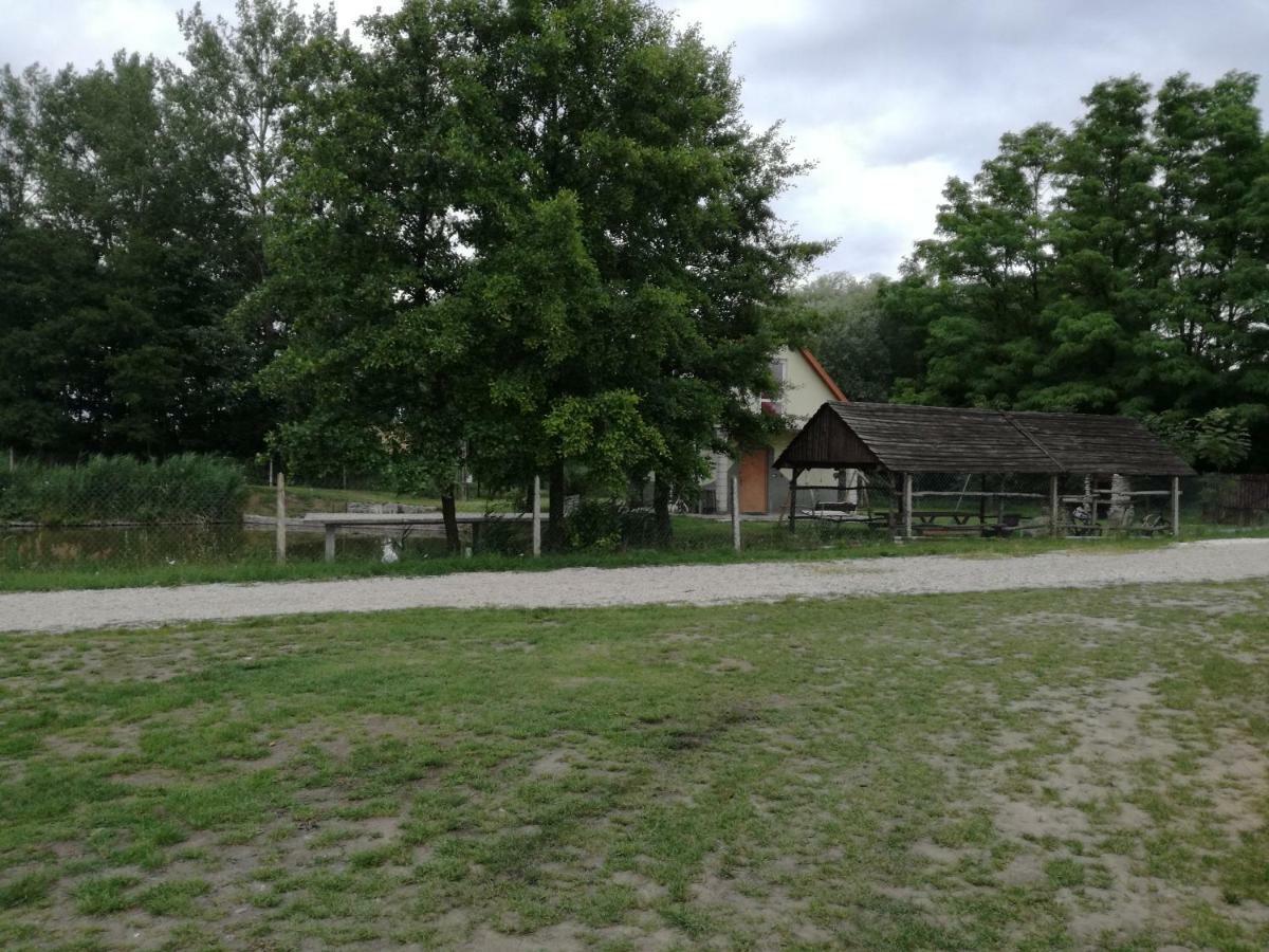 فيلا Agrowczasy Nad Stawem Gartatowice المظهر الخارجي الصورة