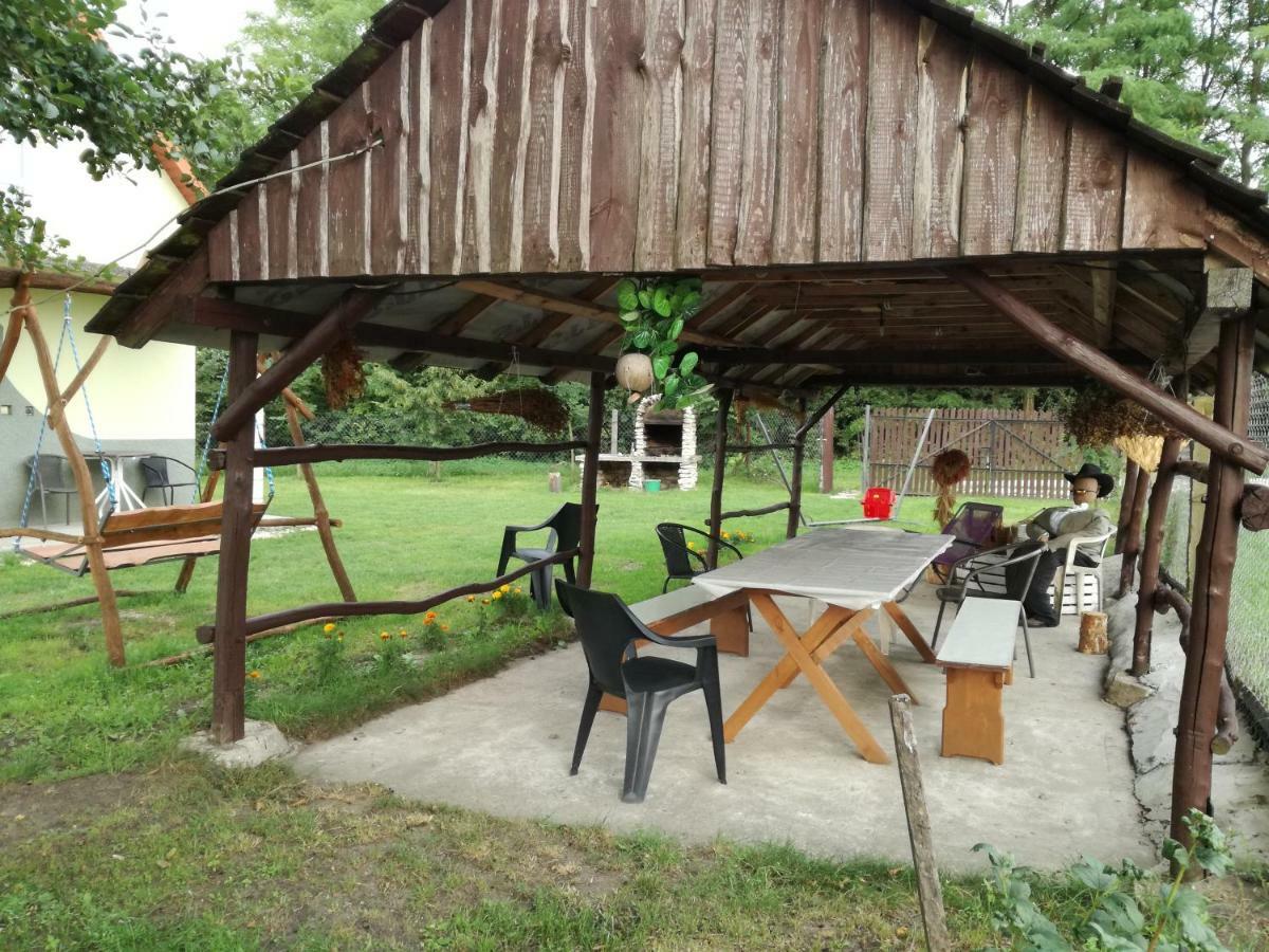 فيلا Agrowczasy Nad Stawem Gartatowice المظهر الخارجي الصورة