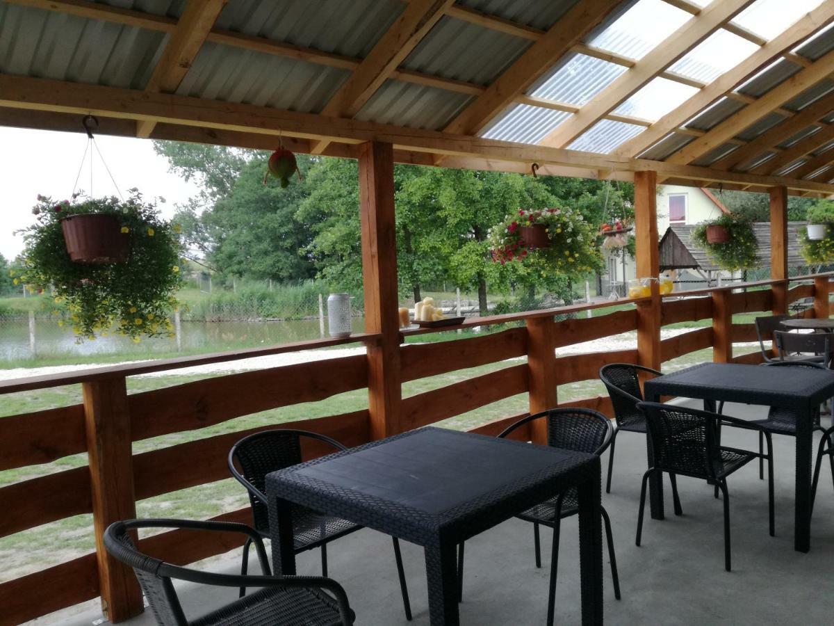 فيلا Agrowczasy Nad Stawem Gartatowice المظهر الخارجي الصورة