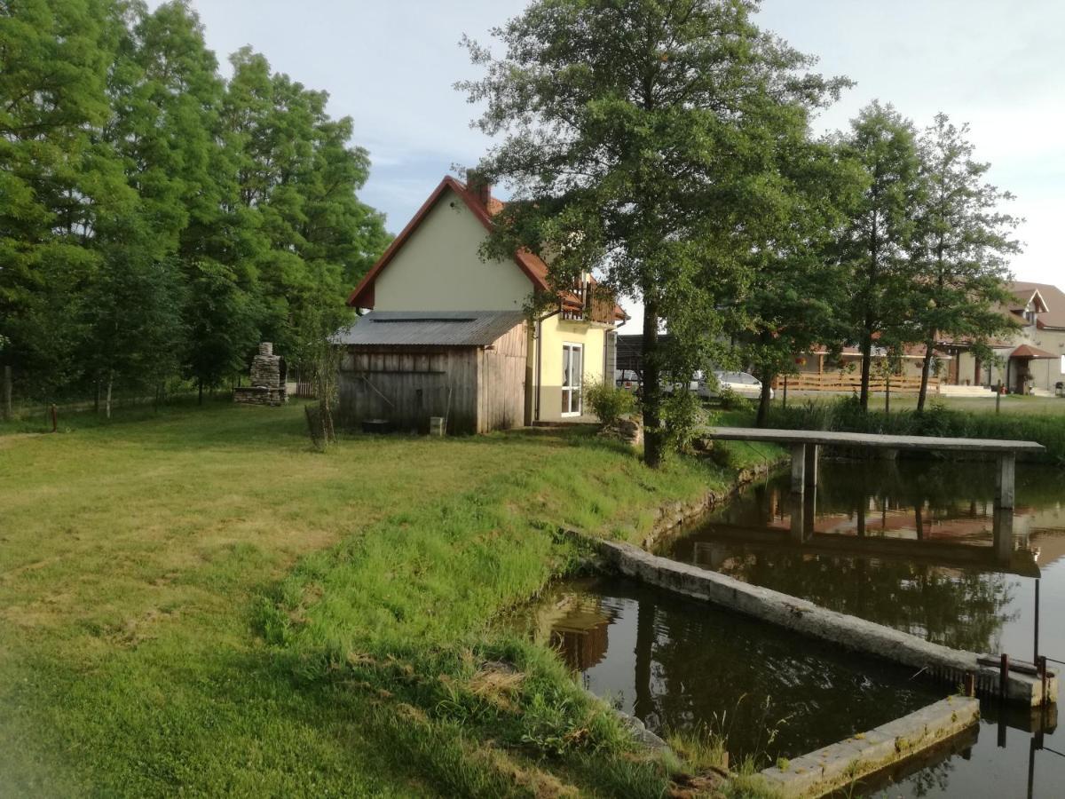 فيلا Agrowczasy Nad Stawem Gartatowice المظهر الخارجي الصورة